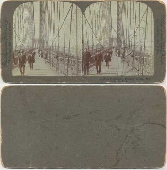 Promenade on Brooklyn Bridge