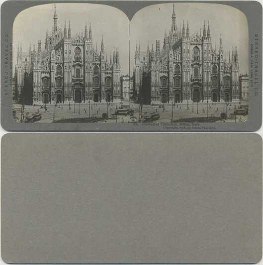 Milan Cathedral, Busy Plaza